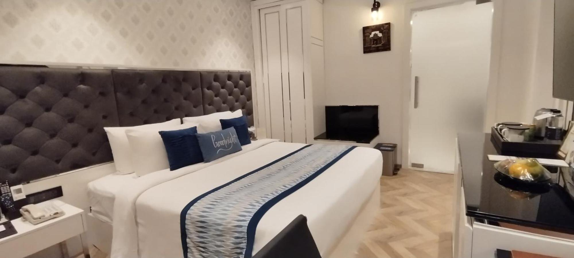 Amanora The Fern Hotels & Club Mundhwa Exterior photo